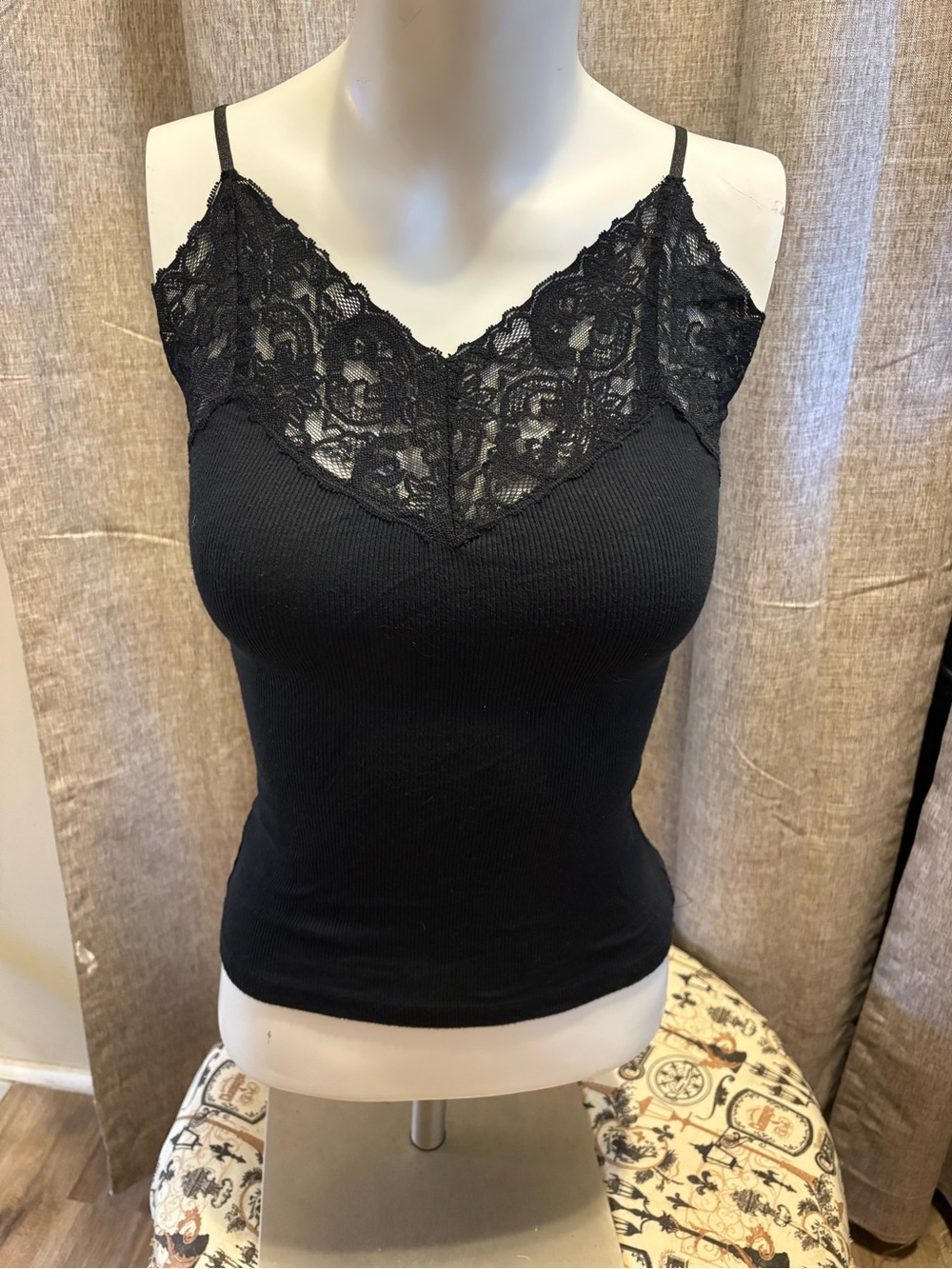 bebe Black Lace-Trim Ribbed Camisole
